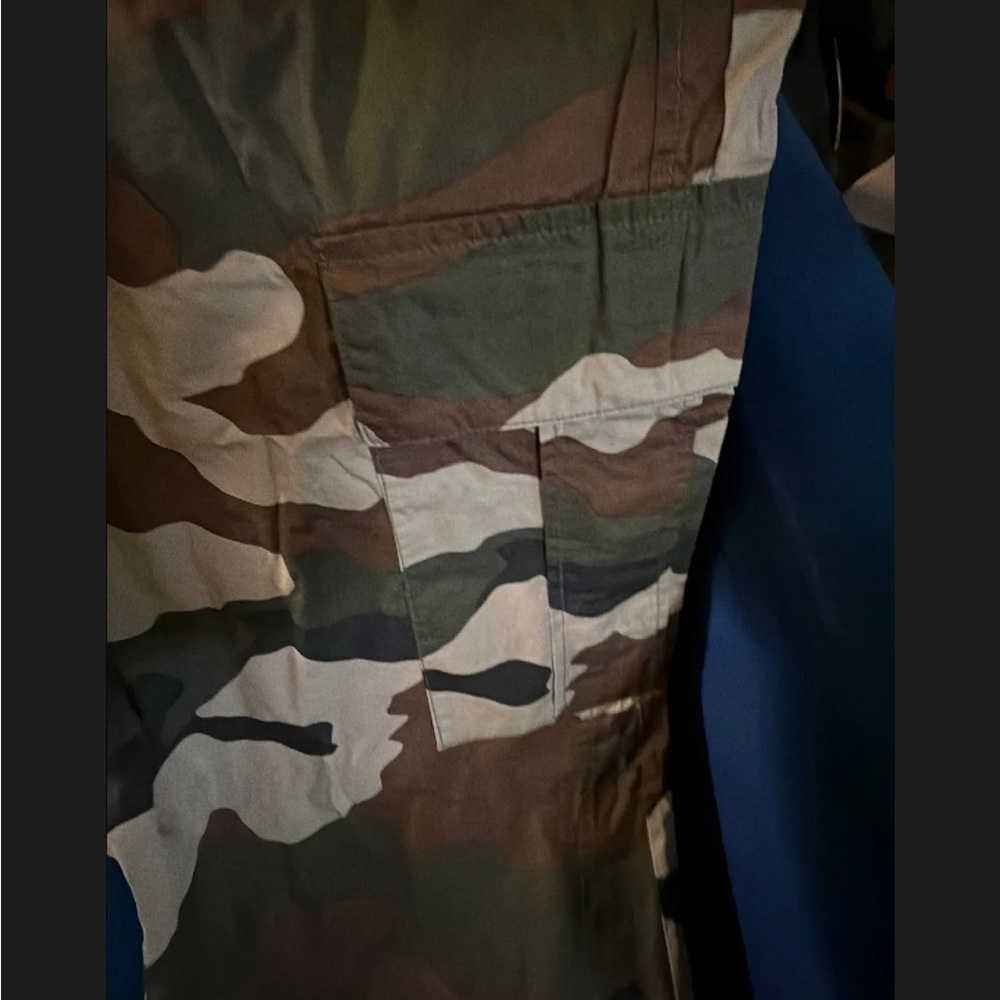 Good American Fatigue Green Camouflage Pants - Picture 3 of 6